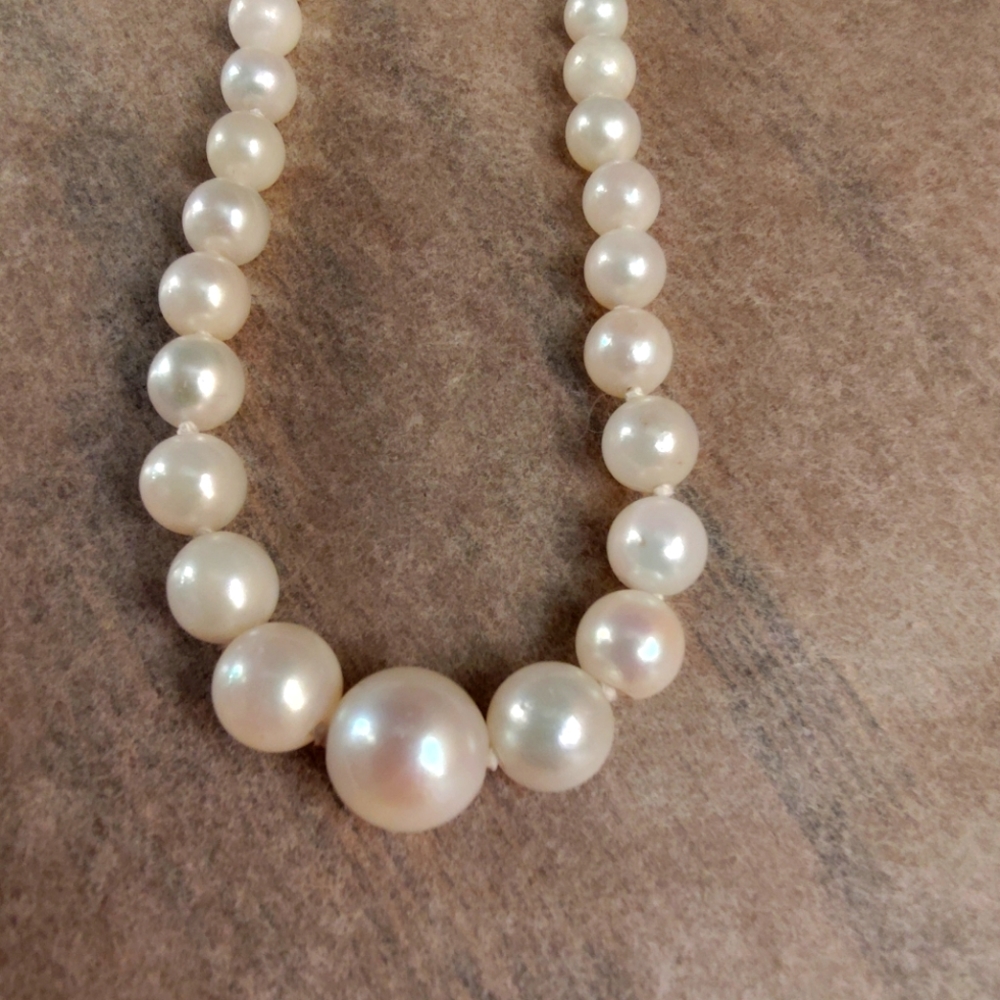 Vintage Pearl Single Strand 19" necklace